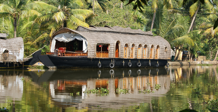 Relaxing blend of Hills, Backwaters & Beaches